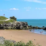 2 Bedroom In Apartman Royan