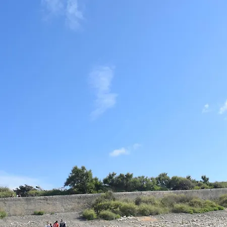 Apartment 2 Bedroom Awesome In