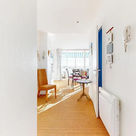 2 Bedroom Awesome In * Royan