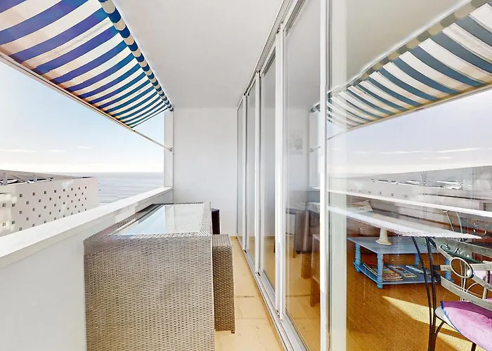 2 Bedroom Awesome In Apartment Royan