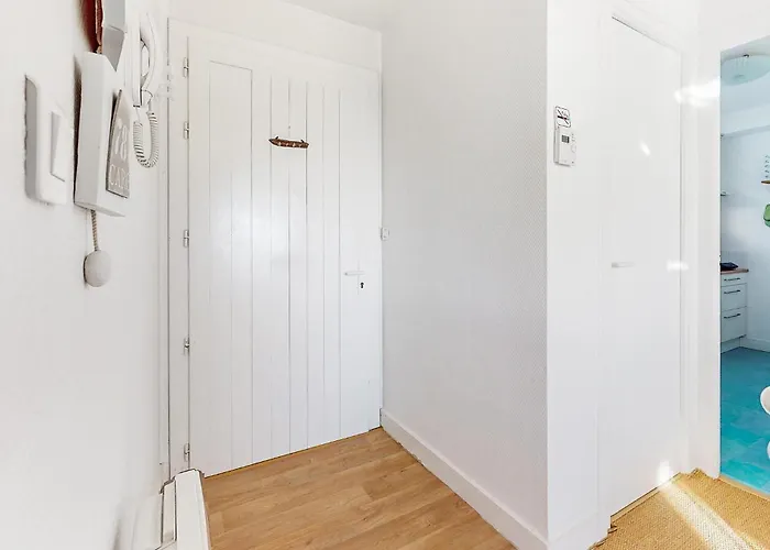 2 Bedroom Awesome In *