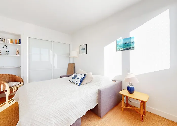 2 Bedroom Awesome In * Royan