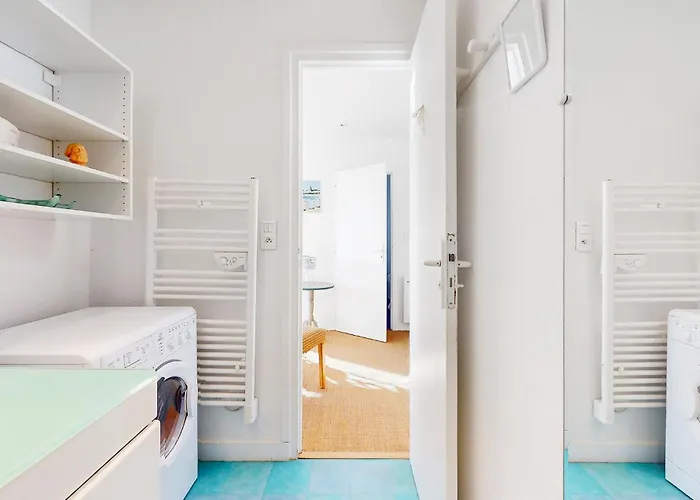 Apartment 2 Bedroom Awesome In