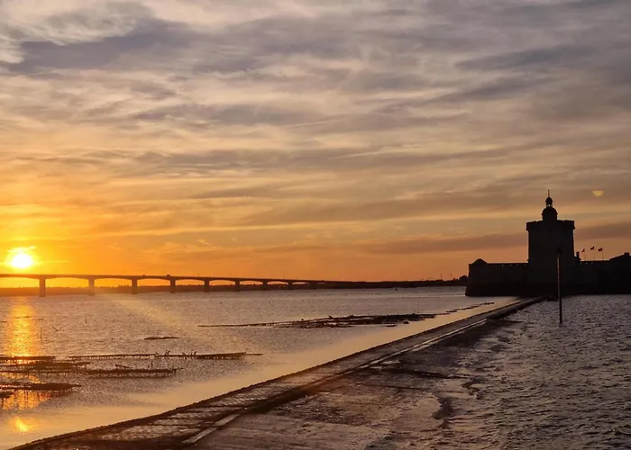 2 Bedroom Awesome In Apartment