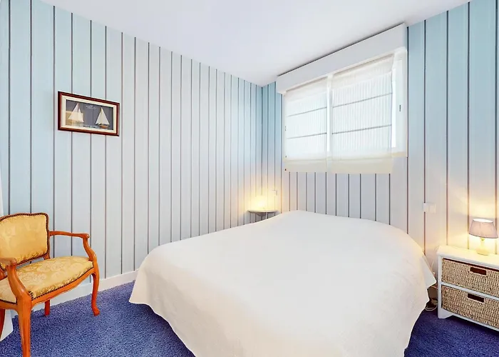 Apartment 2 Bedroom Awesome In *