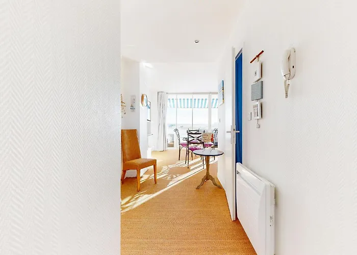 2 Bedroom Awesome In * Royan