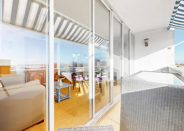 2 Bedroom Awesome In * Royan