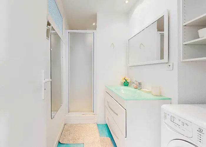 2 Bedroom Awesome In *